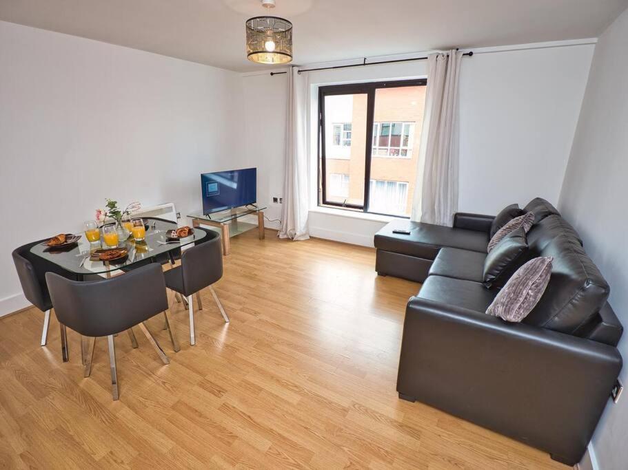 ברמינגהאם Lovely 1 Bedroom Apartment - Bham City Centre מראה חיצוני תמונה