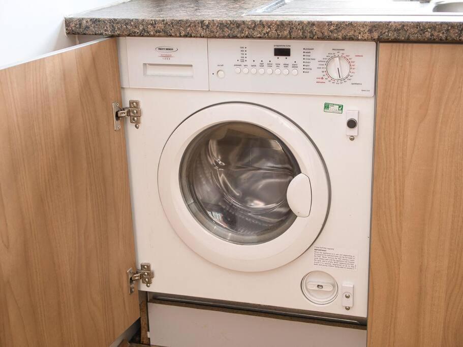 ברמינגהאם Lovely 1 Bedroom Apartment - Bham City Centre מראה חיצוני תמונה