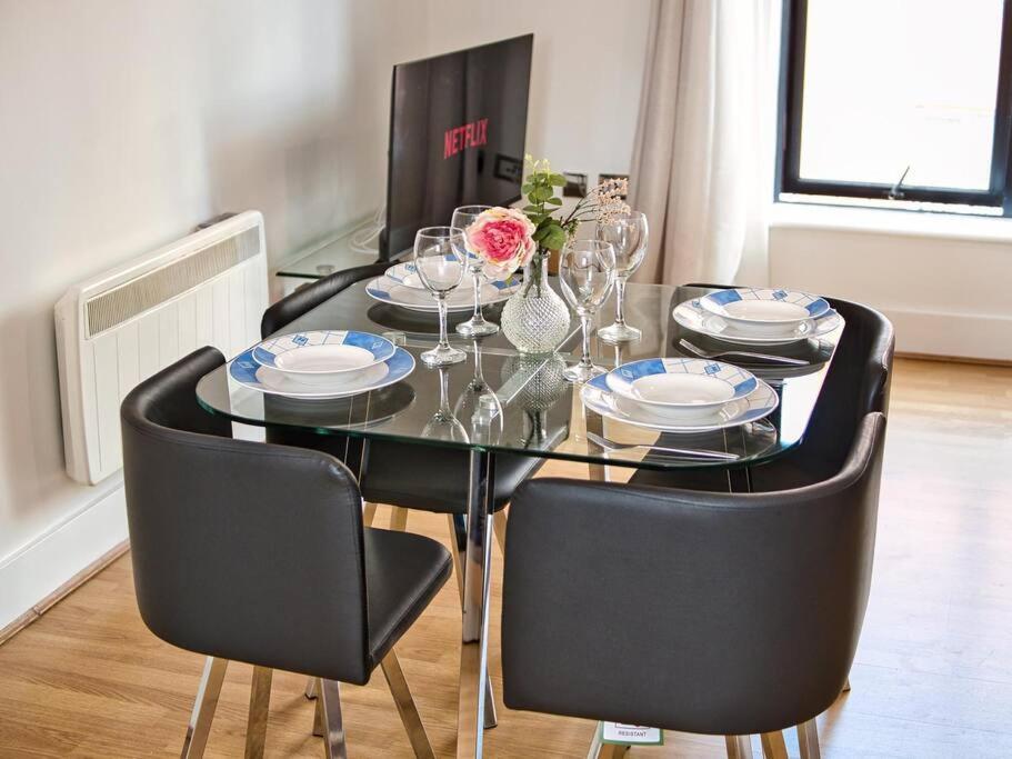 ברמינגהאם Lovely 1 Bedroom Apartment - Bham City Centre מראה חיצוני תמונה