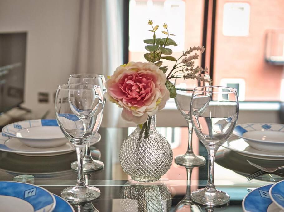 ברמינגהאם Lovely 1 Bedroom Apartment - Bham City Centre מראה חיצוני תמונה